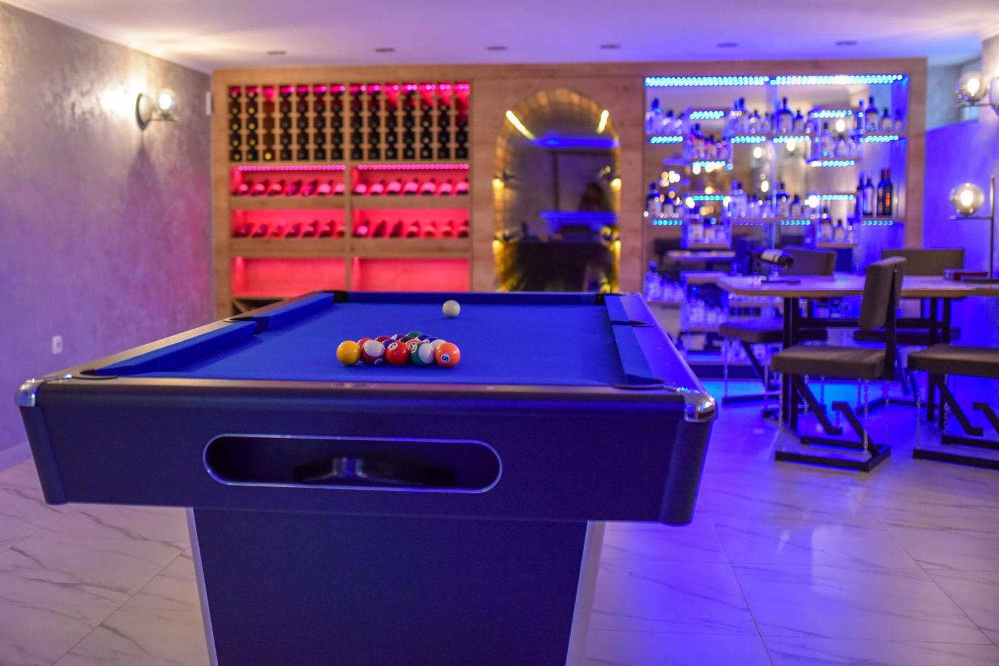 La Luna Premium Deluxe Apartment With Free Jacuzzi, Bikes & Covered Parking Nasice Exterior foto