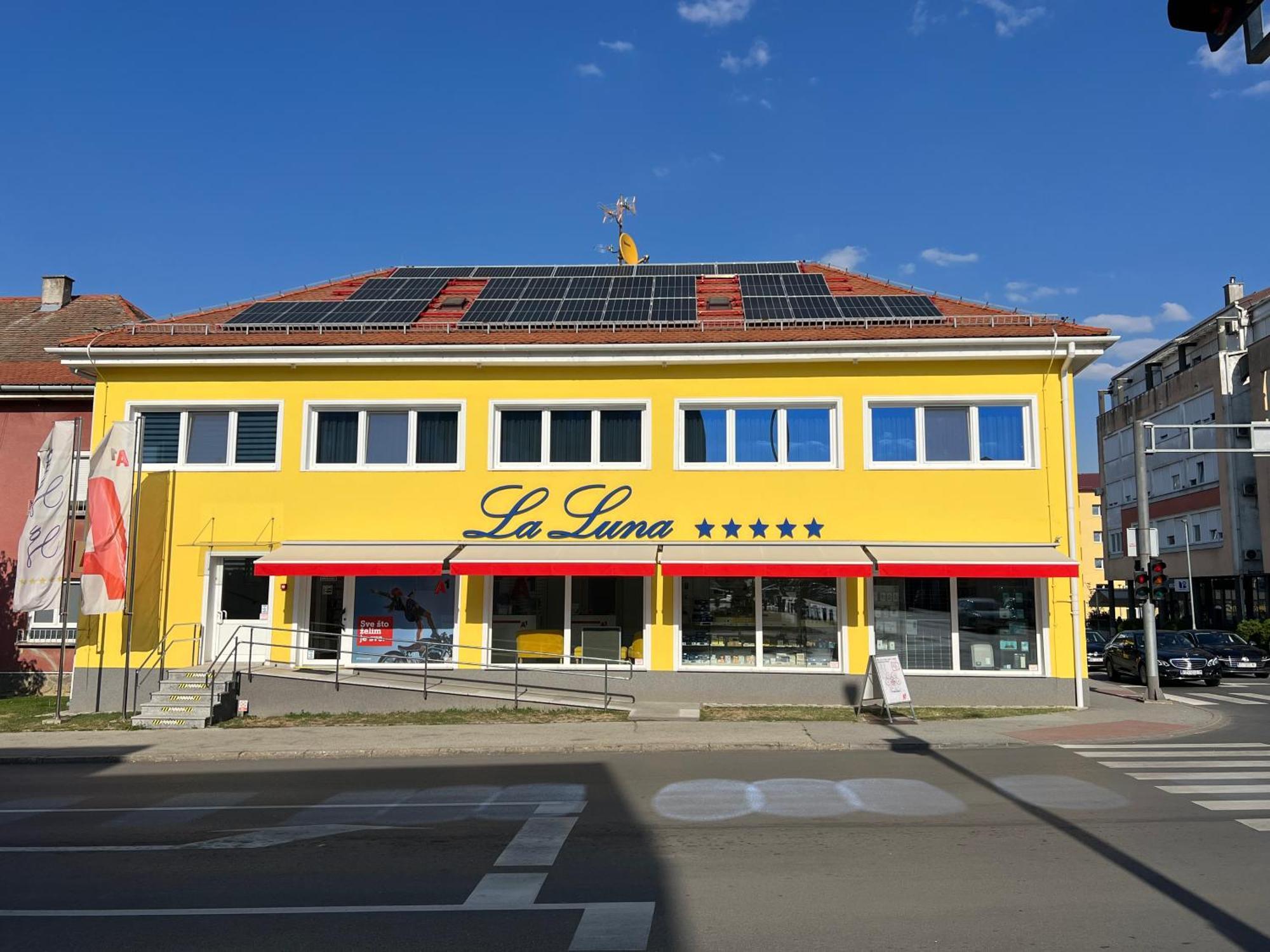 La Luna Premium Deluxe Apartment With Free Jacuzzi, Bikes & Covered Parking Nasice Exterior foto
